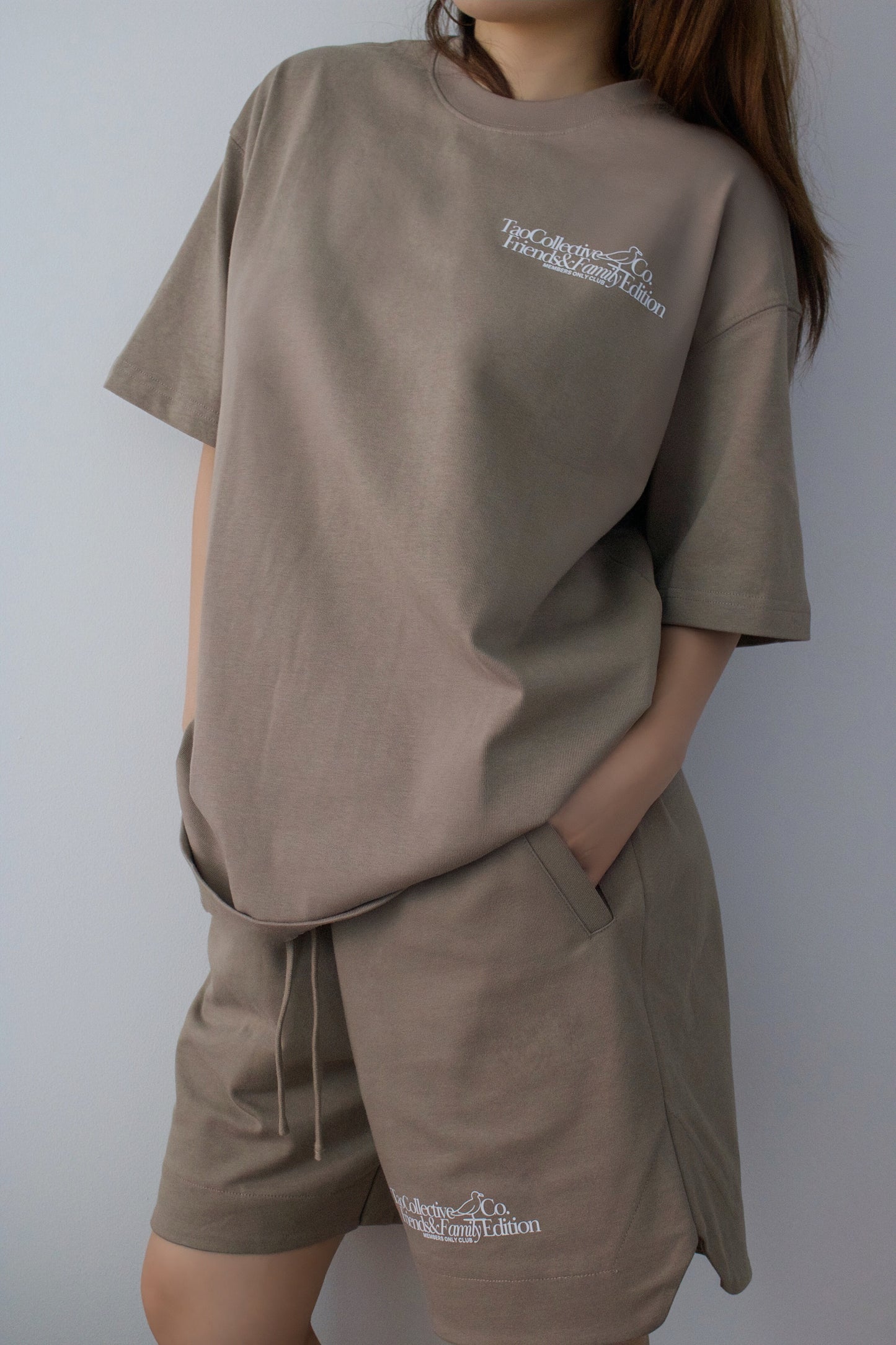 Friends&Family Tee- Stone