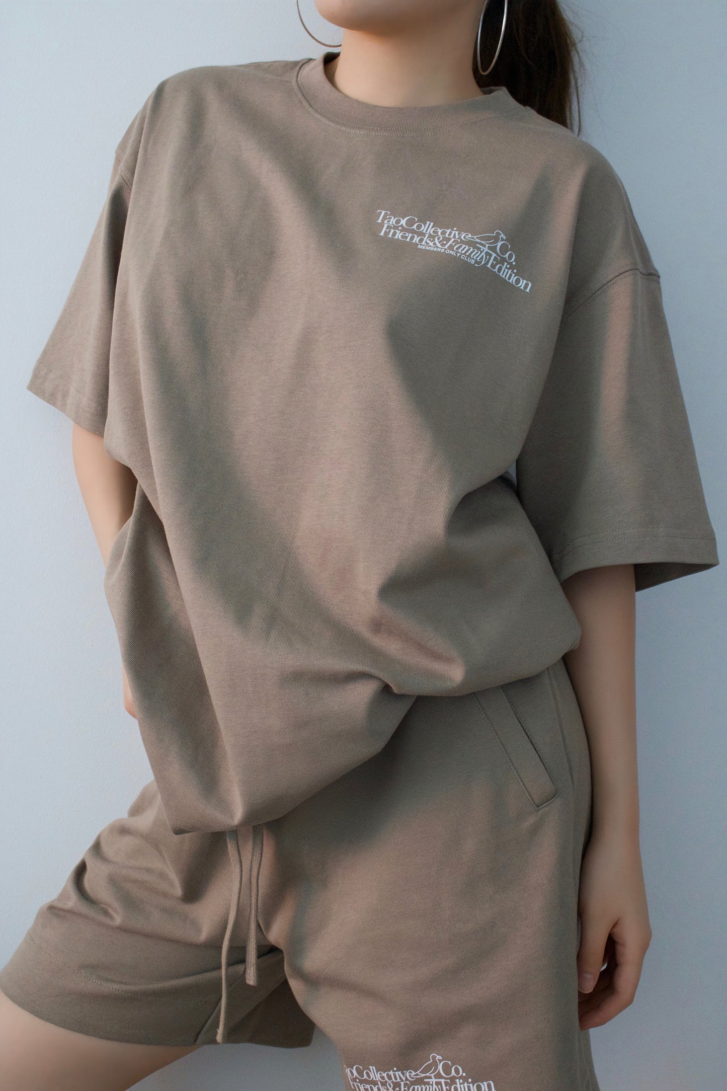 Friends&Family Tee- Stone